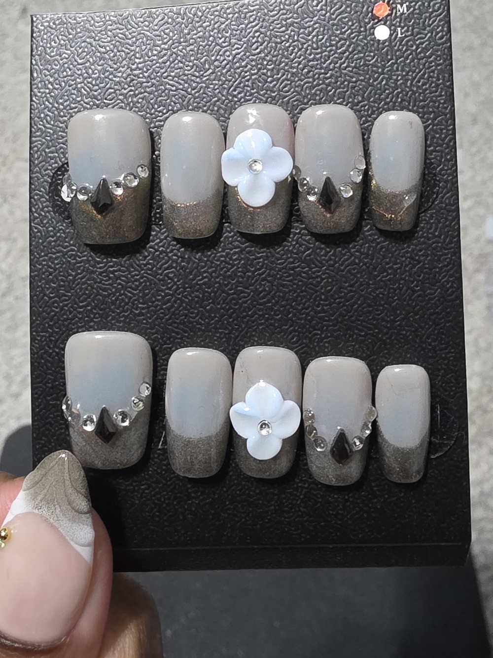 Neutral Gray Floral Accent Press-On Nail Set